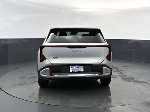 Used 2027 Kia Seltos LX AWD/4WD image 4