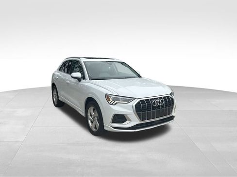 Used 2020 Audi Q3 2.0T Premium Plus w/ Premium Plus Package image 2