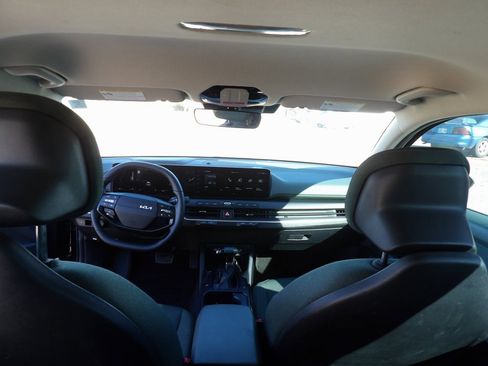 Used 2025 Kia K4 EX image 28