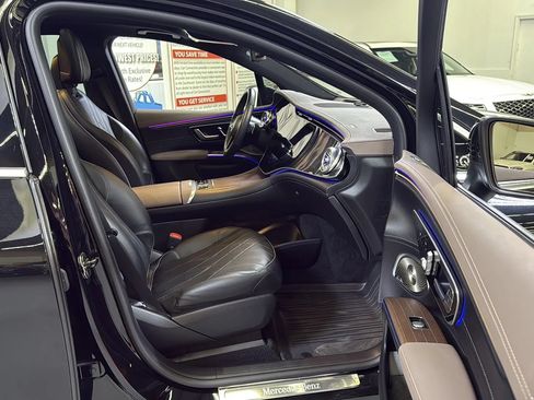 Used 2023 Mercedes-Benz EQS 580 4MATIC SUV image 18