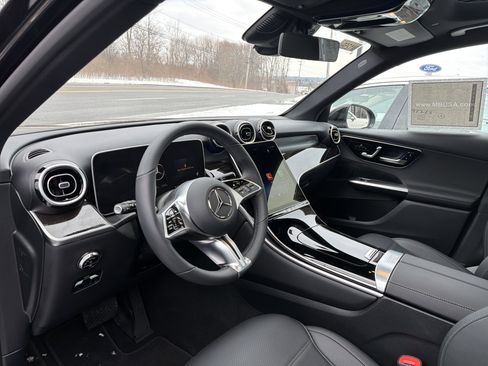 Used 2026 Mercedes-Benz GLC 300 4MATIC image 9