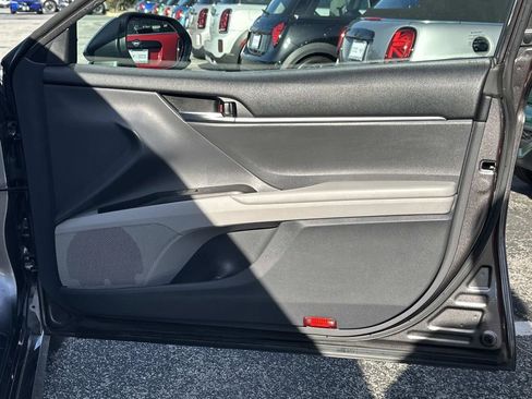 Used 2022 Toyota Camry LE image 29