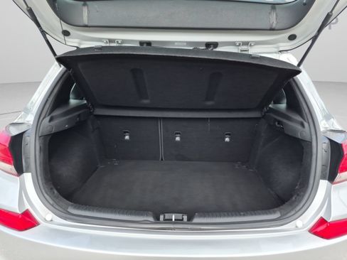 Used 2019 Hyundai Elantra GT FWD image 28