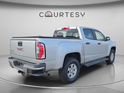 Used 2017 GMC Canyon 2WD Crew Cab w/ Convenience Package image 2