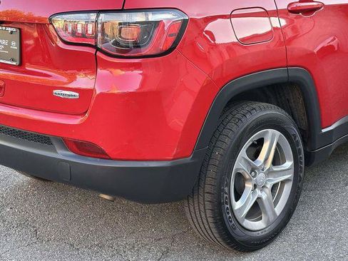 Used 2024 Jeep Compass Latitude AWD/4WD image 11