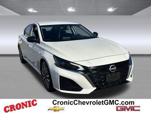 Used 2025 Nissan Altima 2.5 SV image 1