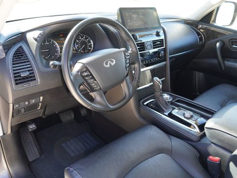 Certified 2024 INFINITI QX80 Luxe image 8