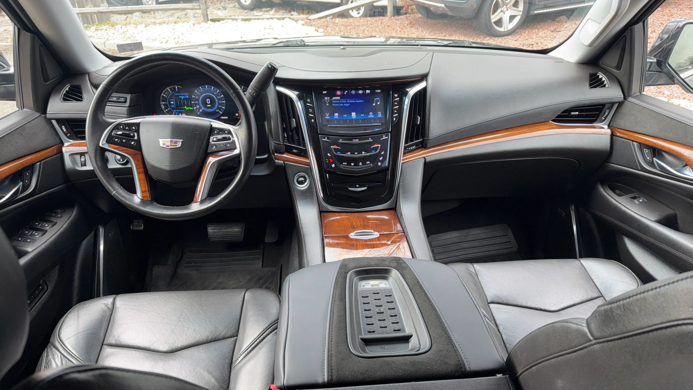 Used 2016 Cadillac Escalade Luxury AWD/4WD image 11