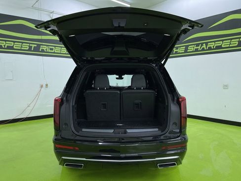Used 2022 Cadillac XT6 Premium Luxury w/ Platinum Package image 9