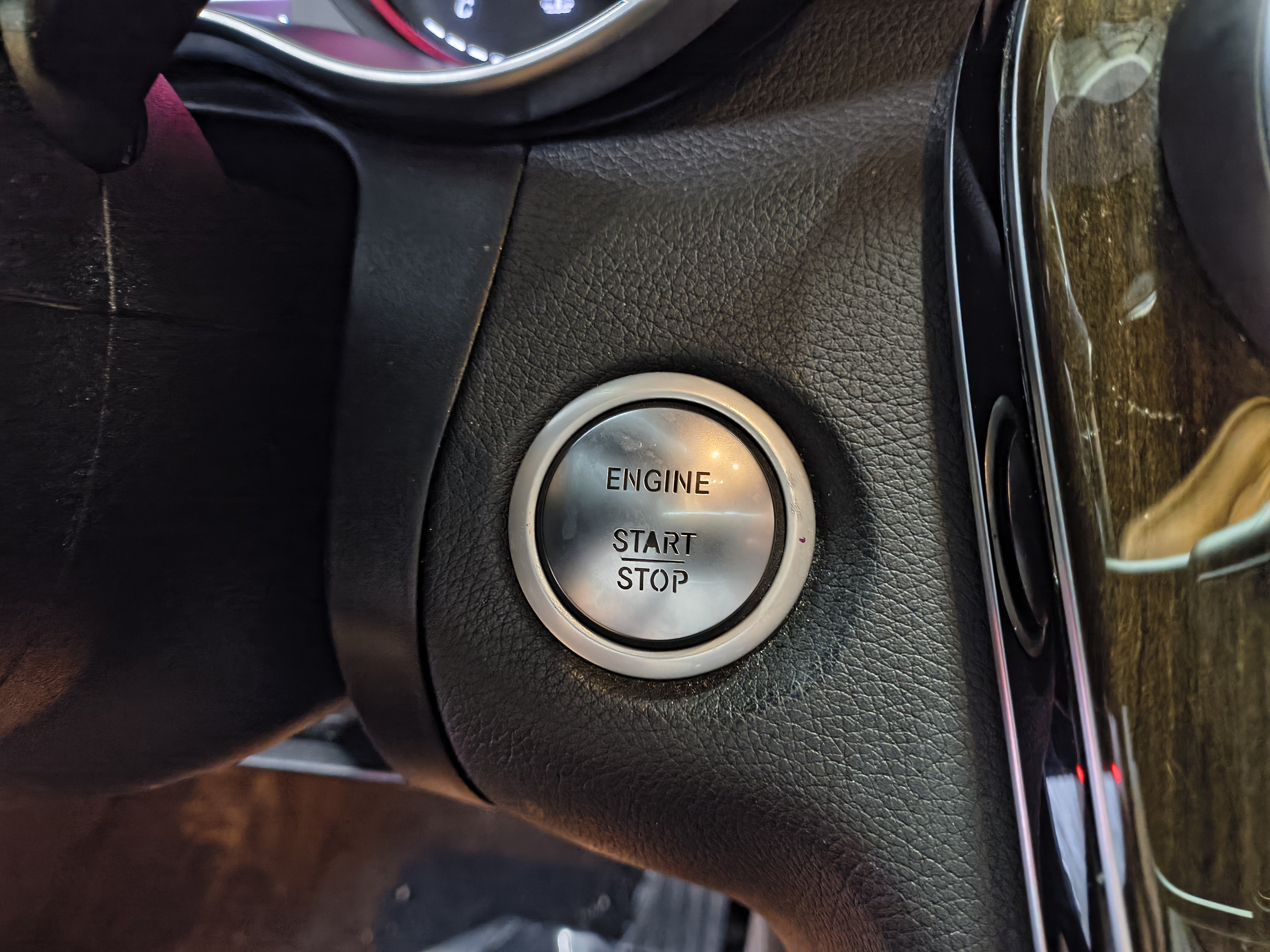 Used 2018 Mercedes-Benz C 300 Sedan image 33