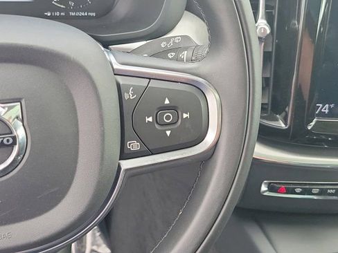 Used 2019 Volvo XC60 T6 Momentum w/ Multimedia Package image 30