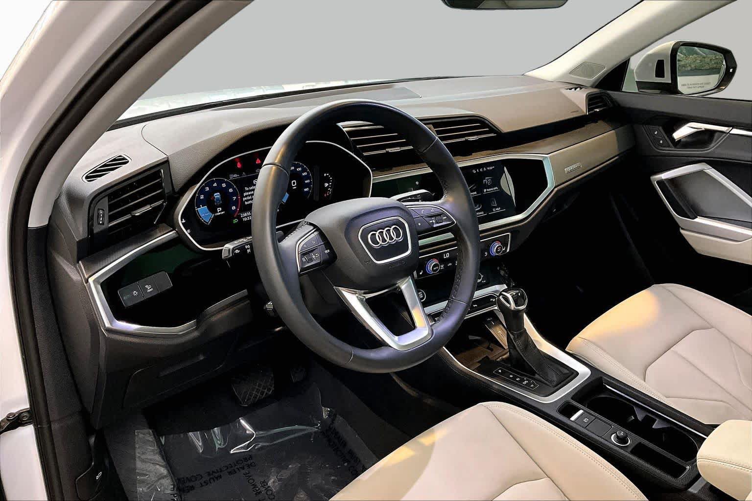Used 2024 Audi Q3 2.0T Premium w/ Convenience Package AWD/4WD image 18