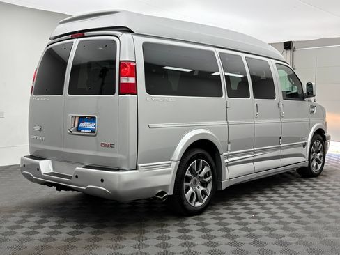 Used 2026 GMC Savana 2500 w/ Driver Convenience Package RWD image 8