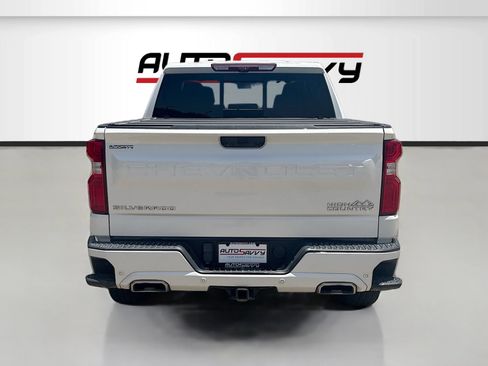 Used 2024 Chevrolet Silverado 1500 High Country AWD/4WD image 6