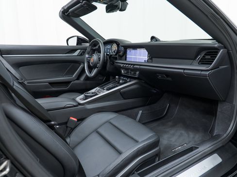 Certified 2021 Porsche 911 Carrera image 23