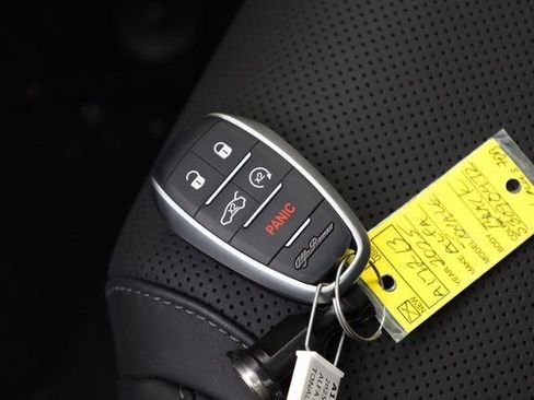 New 2025 Alfa Romeo Tonale Veloce w/ Premium Package image 31