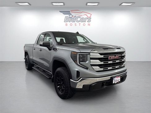 Used 2023 GMC Sierra 1500 SLE image 3