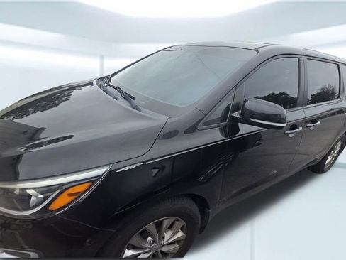 Used 2019 Kia Sedona LX image 8
