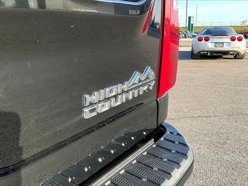 Used 2022 Chevrolet Silverado 3500 High Country w/ Safety Package II image 8