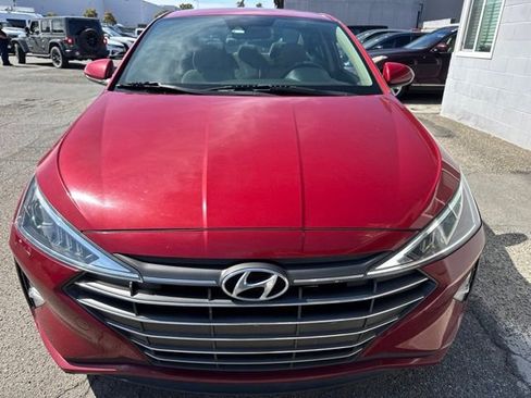 Used 2020 Hyundai Elantra SE FWD image 2