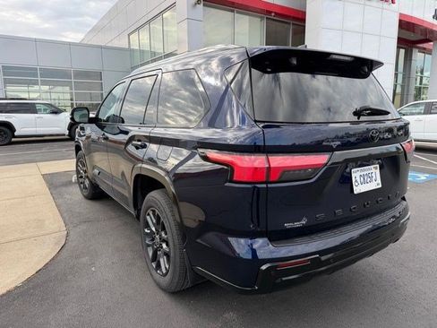 Used 2024 Toyota Sequoia Platinum AWD/4WD image 4