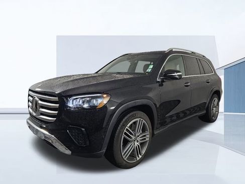 Used 2025 Mercedes-Benz GLS 450 4MATIC image 3