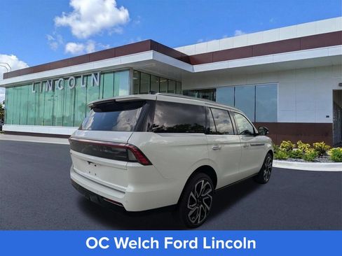 Certified 2026 Lincoln Navigator Reserve AWD/4WD image 3