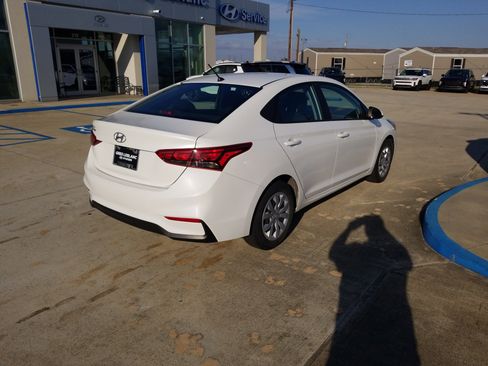 Used 2022 Hyundai Accent SE image 7