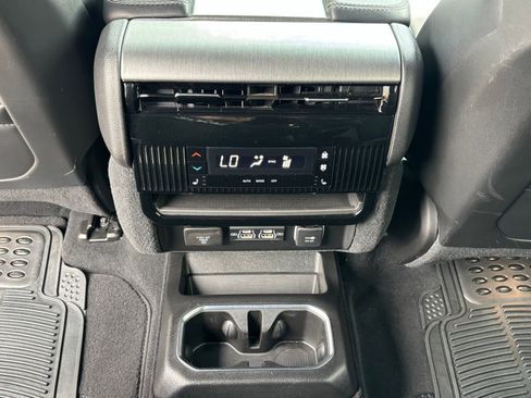 Used 2025 Jeep Wagoneer Series II AWD/4WD image 22