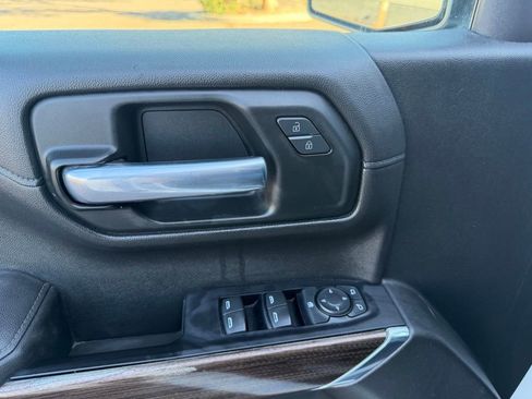 Used 2020 Chevrolet Silverado 1500 LT image 25