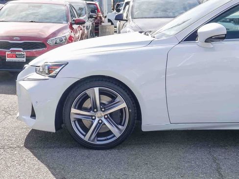 Used 2018 Lexus IS 300 image 9