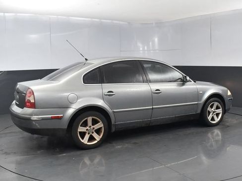 Used 2004 Volkswagen Passat GLX AWD/4WD image 3