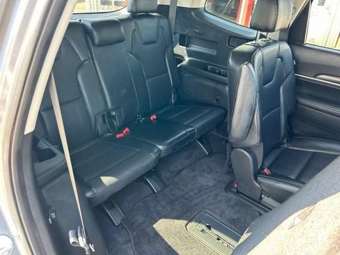 Used 2025 Kia Telluride S FWD image 57