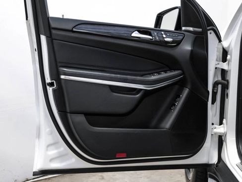 Used 2018 Mercedes-Benz GLS 550 GLS 550 4MATIC Sport Utility 4 w/ Driver Assistance Package image 36