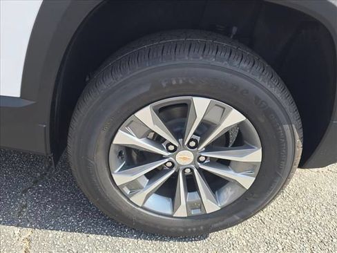 New 2027 Chevrolet Equinox LT FWD image 31