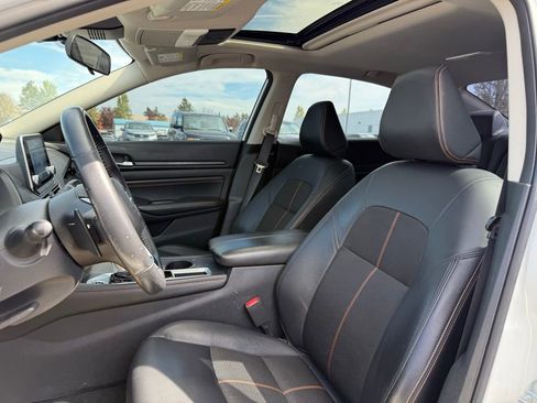 Used 2020 Nissan Altima 2.5 SR w/ Premium Package image 9