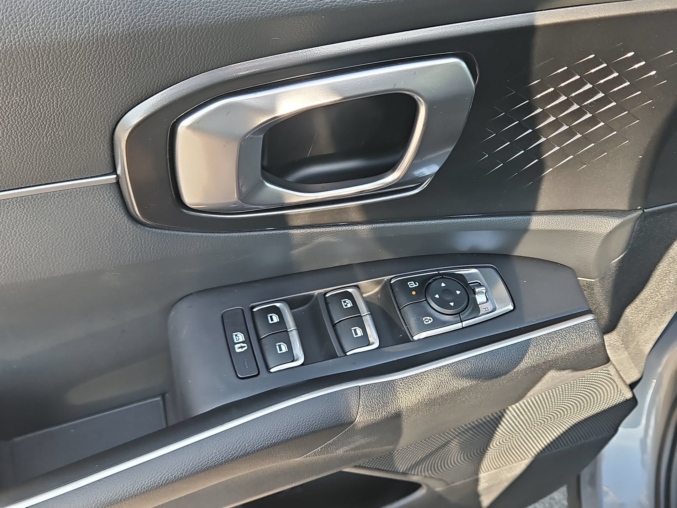 Used 2025 Kia Sorento EX w/ Panoramic Sunroof Package FWD image 19