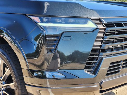 Used 2024 Lexus GX 550 w/ Accessory Package (Z1) AWD/4WD image 9