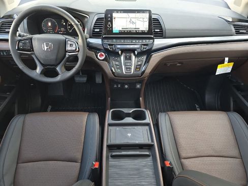 New 2026 Honda Odyssey Elite image 3
