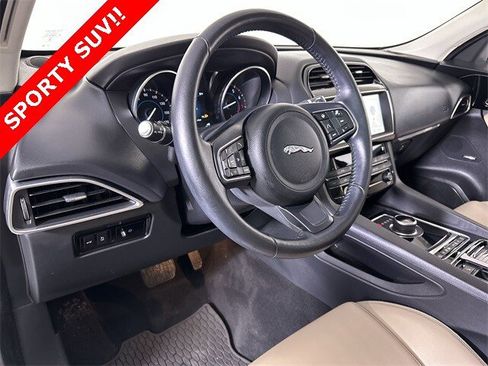 Used 2020 Jaguar F-PACE Premium image 10