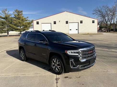 Used 2023 GMC Acadia SLT image 2