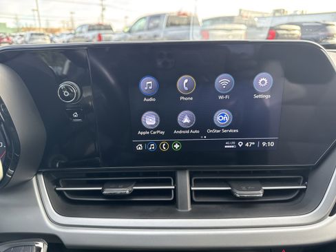 Used 2024 Chevrolet Trax RS w/ Driver Confidence Package image 14