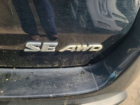 Used 2019 Toyota Highlander SE AWD/4WD image 12
