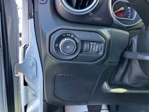 Used 2021 Jeep Wrangler Unlimited Sahara image 24