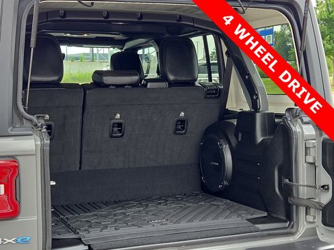 Used 2023 Jeep Wrangler Unlimited Sahara AWD/4WD image 9