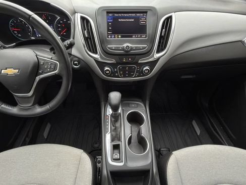 Used 2022 Chevrolet Equinox LT FWD image 18