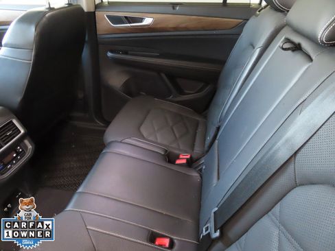 Used 2024 Volkswagen Atlas SE image 23