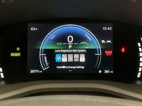 Used 2025 Toyota Camry SE w/ Convenience Package FWD image 13
