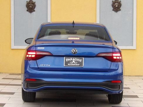 Used 2023 Volkswagen Jetta Sport image 8