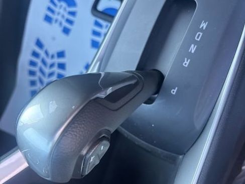 Used 2022 Chevrolet Trax LT w/ LT Convenience Package image 8